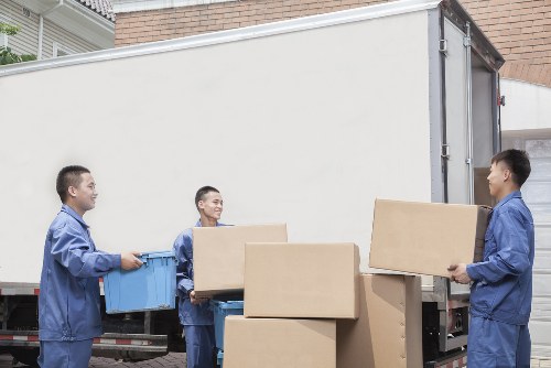 Removal truck hire for Croydon home moves