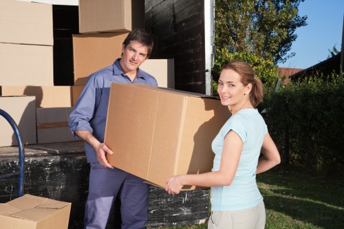 Residential and commercial moving van support in Croydon